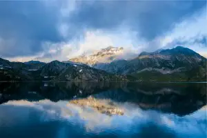 Gud Morning Wallpaper_Beautiful Blue Lake Mountains      